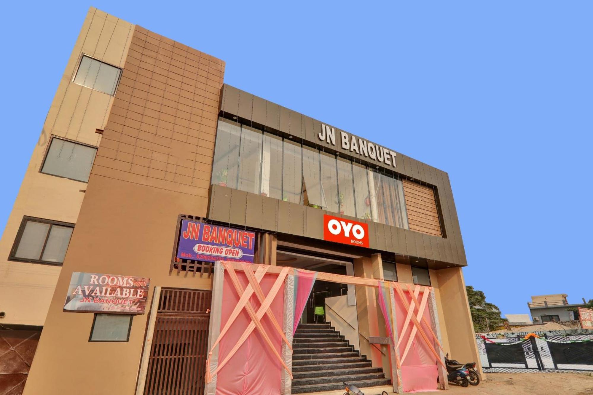Flagship Jn And Banquet Hotel Gonda